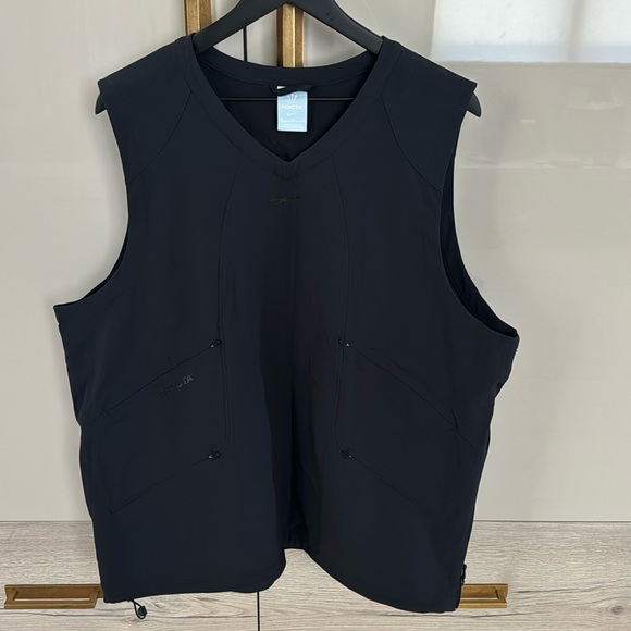NOCTA BLACK VEST - Picture 1 of 7